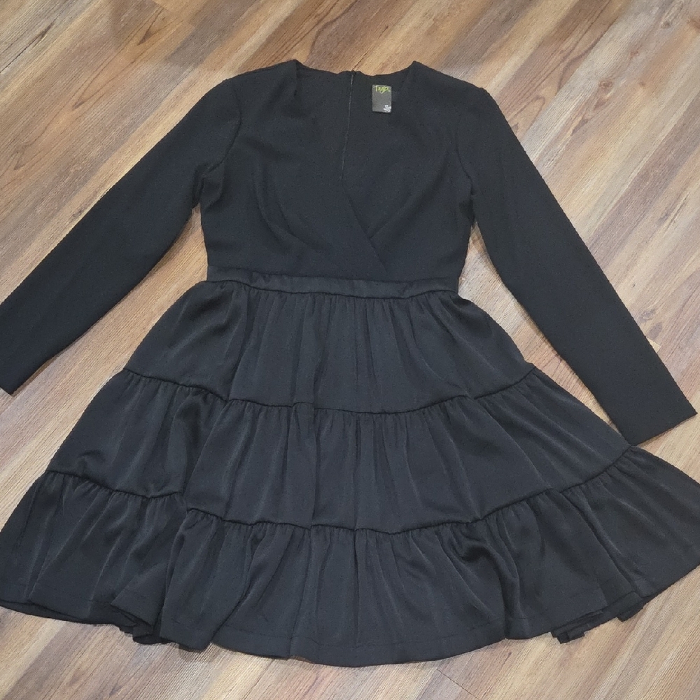 Taylor Black Dress with Elegant Design